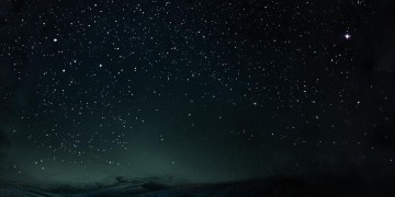 你的眼睛穿过黑夜到底是哪首歌？