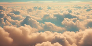 云朵为你披上出自哪首歌？